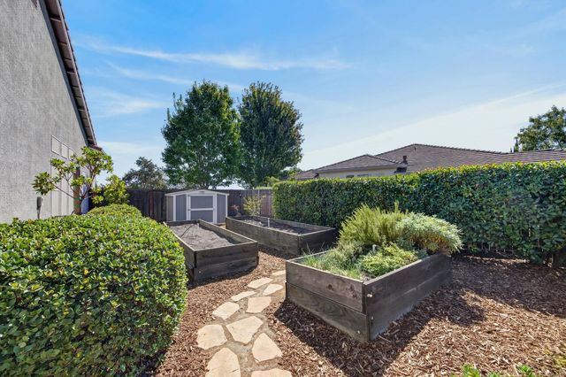 4160 Tahoe Vista Dr, Rocklin, CA 95765