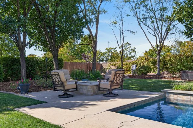 4160 Tahoe Vista Dr, Rocklin, CA 95765