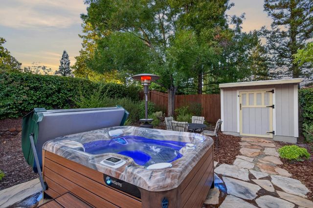 4160 Tahoe Vista Dr, Rocklin, CA 95765