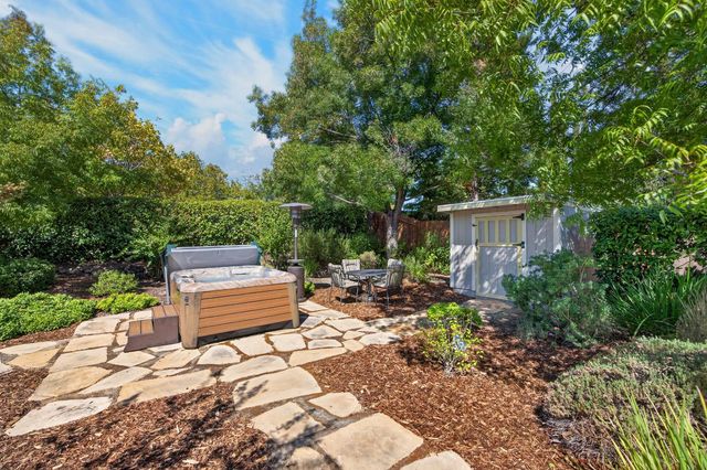 4160 Tahoe Vista Dr, Rocklin, CA 95765