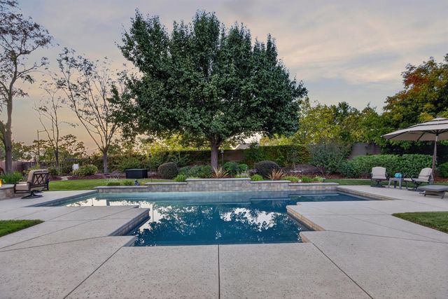 4160 Tahoe Vista Dr, Rocklin, CA 95765