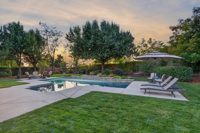 4160 Tahoe Vista Dr, Rocklin, CA 95765