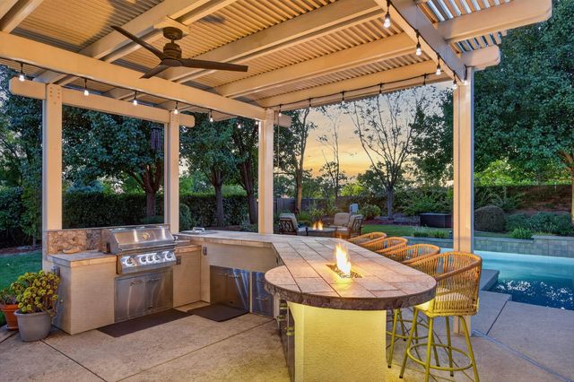 4160 Tahoe Vista Dr, Rocklin, CA 95765