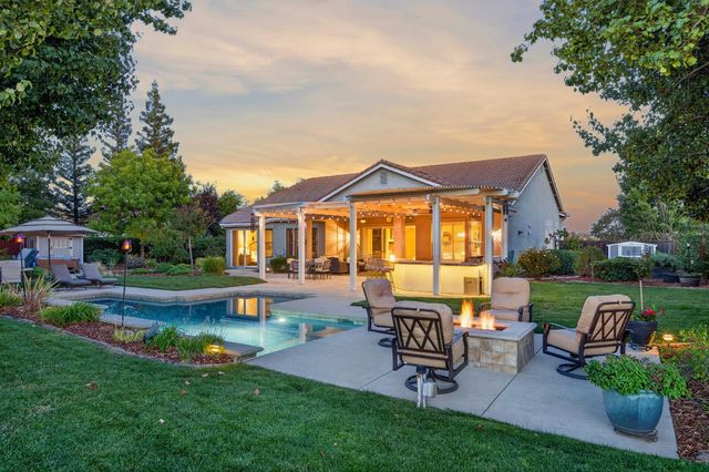4160 Tahoe Vista Dr, Rocklin, CA 95765