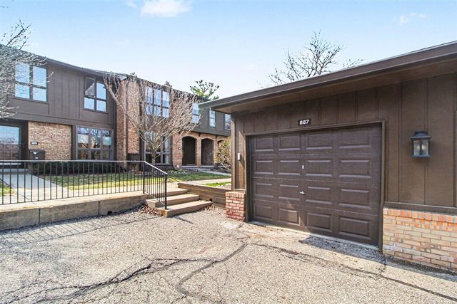 887 Greenhills Drive, Ann Arbor, MI 48105