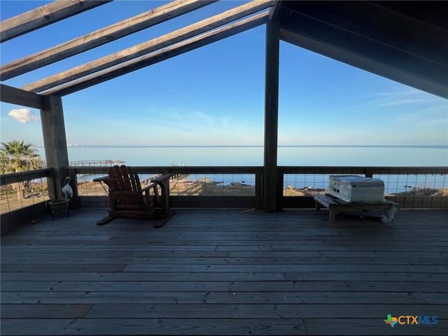 9 Lee Street, Port Lavaca, TX 77979