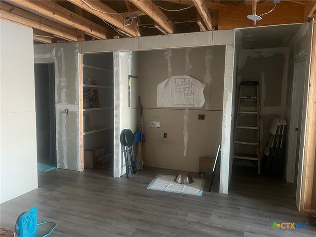 9 Lee Street, Port Lavaca, TX 77979