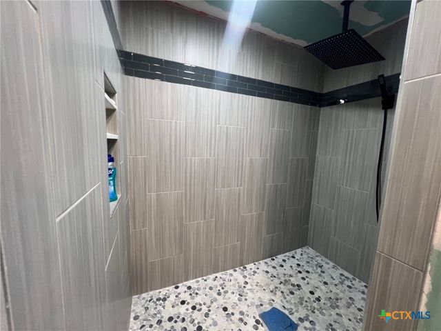 9 Lee Street, Port Lavaca, TX 77979