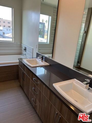 1715 Armacost Avenue 3, Los Angeles, CA 90025