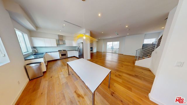 1715 Armacost Avenue 3, Los Angeles, CA 90025