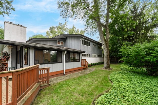 695 Ivy Lane, Glencoe, IL 60022