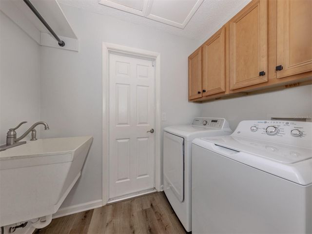 541 CARMEL ROAD, Venice, FL 34293