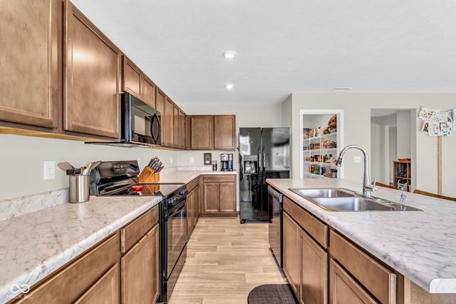 396 Weaver Lane, Pittsboro, IN 46167