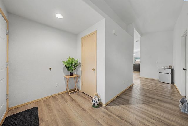 8007 Langara Dr, Pasco, WA 99301