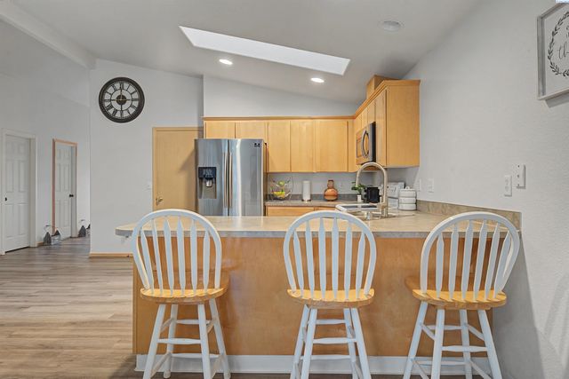 8007 Langara Dr, Pasco, WA 99301