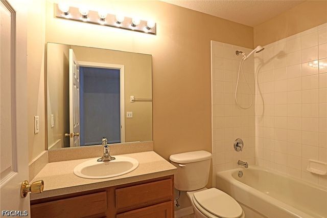 8029 Casa Palermo CIR, Fort Myers, FL 33966