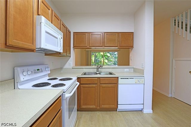 8029 Casa Palermo CIR, Fort Myers, FL 33966