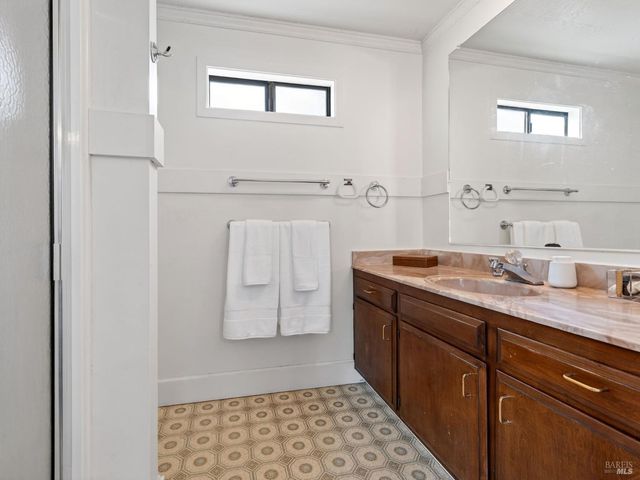 1059 W Standley St, Ukiah, CA 95482