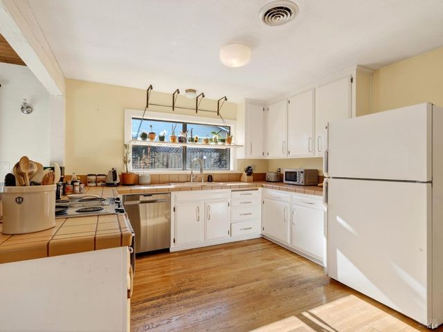 1059 W Standley St, Ukiah, CA 95482