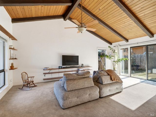 1059 W Standley St, Ukiah, CA 95482