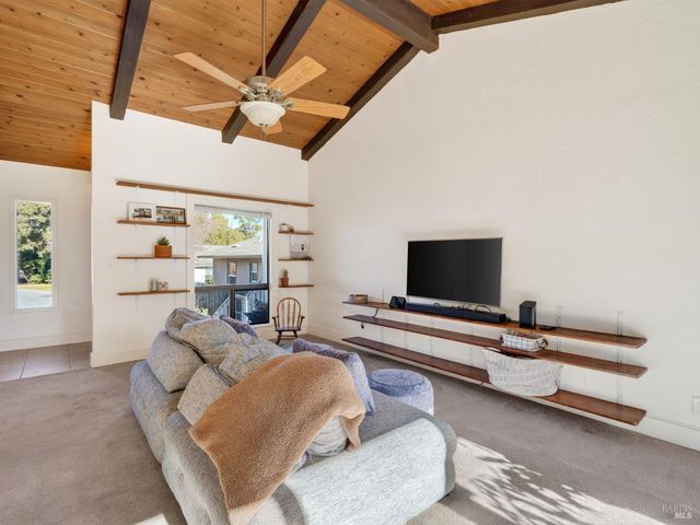 1059 W Standley St, Ukiah, CA 95482