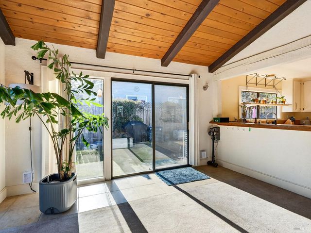 1059 W Standley St, Ukiah, CA 95482