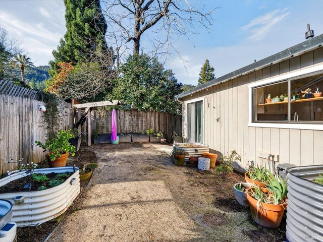 1059 W Standley St, Ukiah, CA 95482