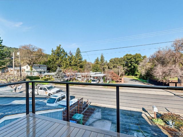 1059 W Standley St, Ukiah, CA 95482