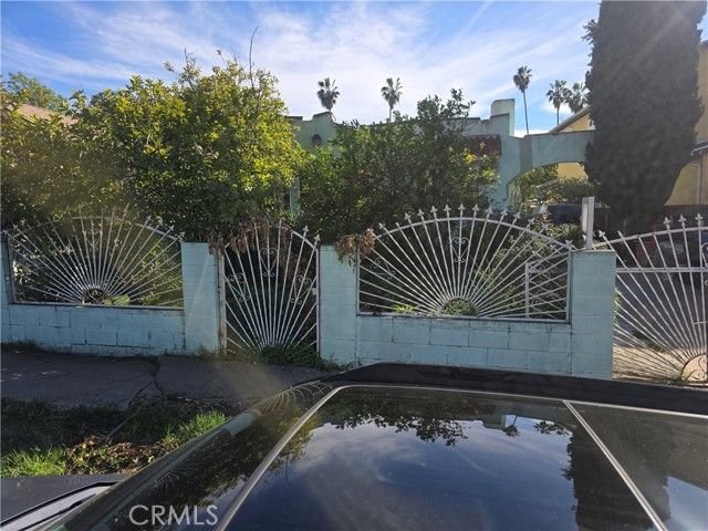 4920 Stratford, Los Angeles, CA 90042