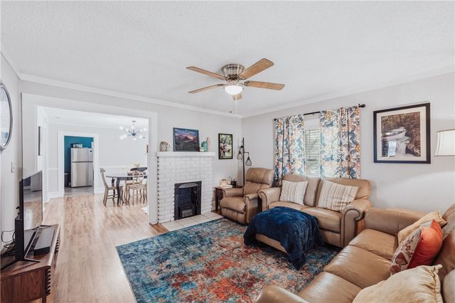 310 N Chestnut Street, Seneca, SC 29678