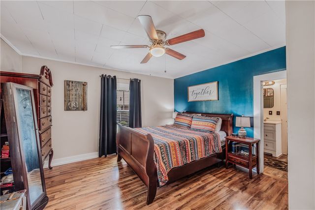 310 N Chestnut Street, Seneca, SC 29678