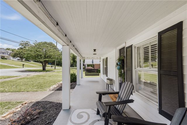 310 N Chestnut Street, Seneca, SC 29678