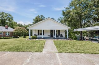 310 N Chestnut Street, Seneca, SC 29678