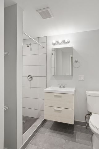 7606 N Eastlake Terrace 2B, Chicago, IL 60626