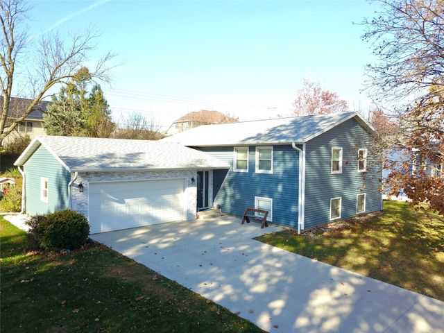 1921 Spencer Street, Grinnell, IA 50112