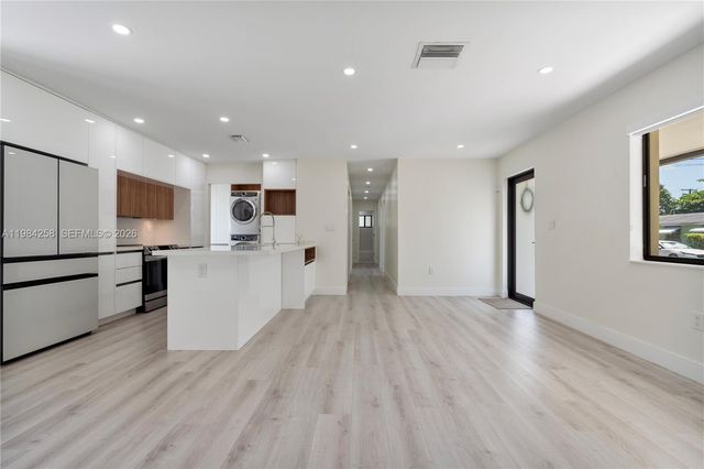 255 Grant Dr, Coral Gables, FL 33133