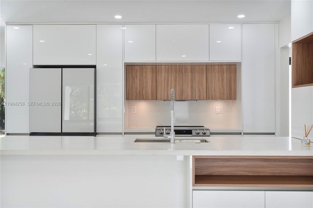 255 Grant Dr, Coral Gables, FL 33133