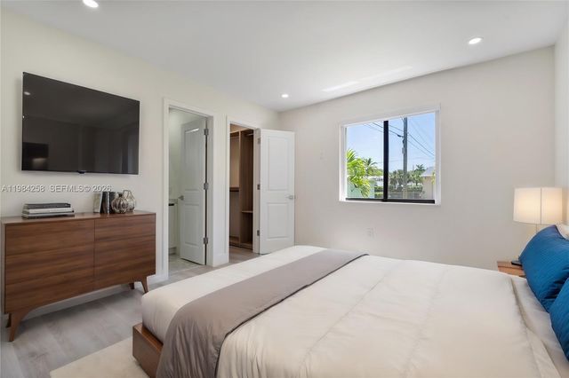 255 Grant Dr, Coral Gables, FL 33133