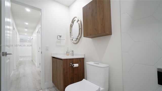 255 Grant Dr, Coral Gables, FL 33133