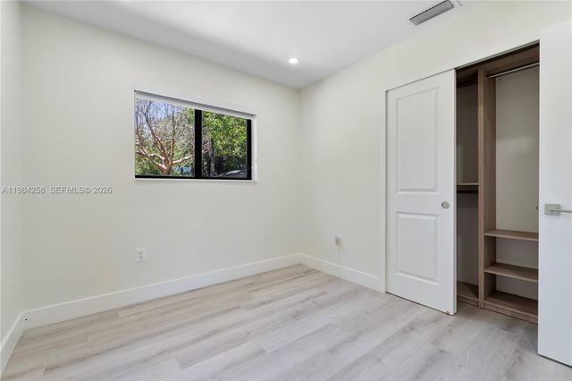 255 Grant Dr, Coral Gables, FL 33133