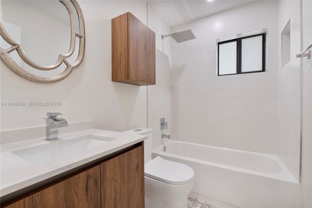 255 Grant Dr, Coral Gables, FL 33133