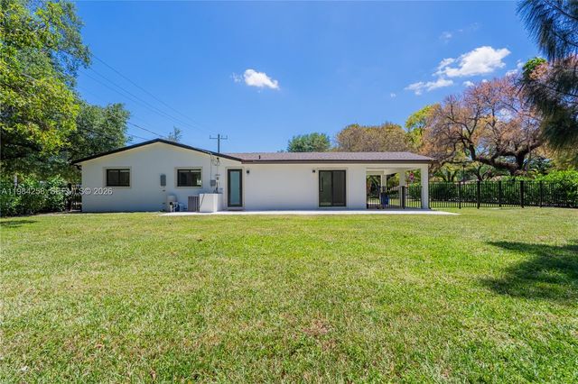 255 Grant Dr, Coral Gables, FL 33133