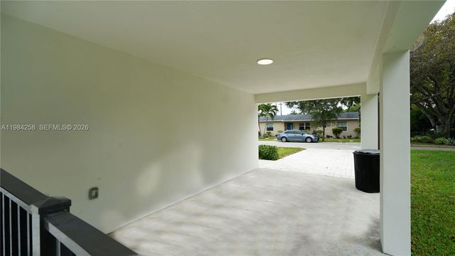 255 Grant Dr, Coral Gables, FL 33133
