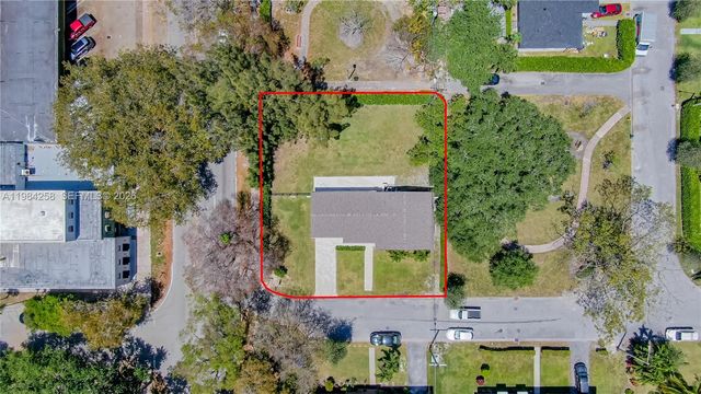 255 Grant Dr, Coral Gables, FL 33133