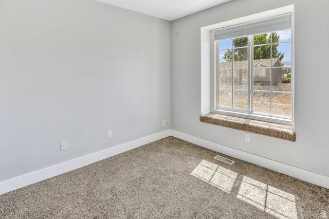 5467 S 4125 W, Roy, UT 84067