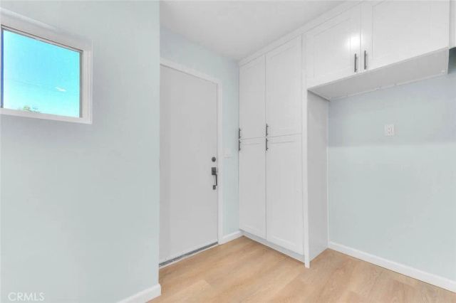 1827 W 76th, Los Angeles, CA 90047