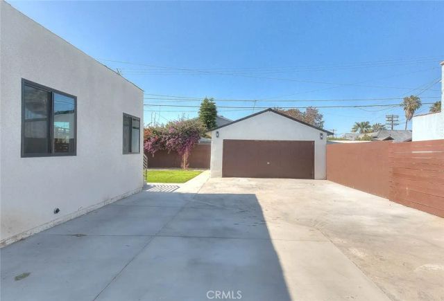 1827 W 76th, Los Angeles, CA 90047