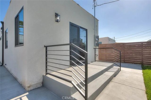 1827 W 76th, Los Angeles, CA 90047