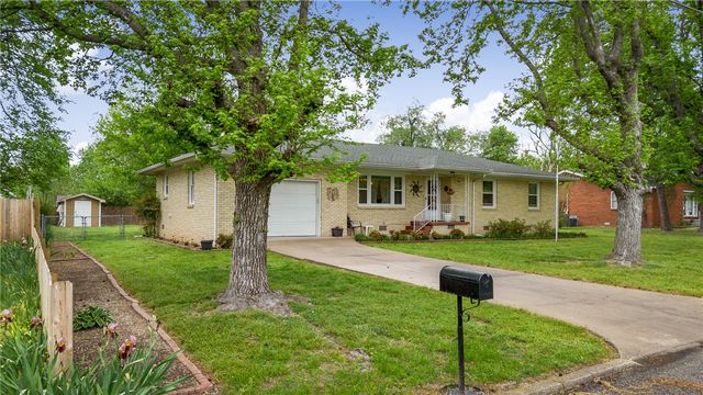 308 Hanna Street, Berryville, AR 72616