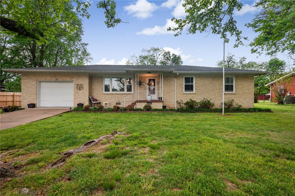 308 Hanna Street, Berryville, AR 72616